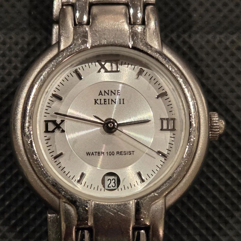 Seiko Women's Silver and Gold Watch - Picture 5 of 10